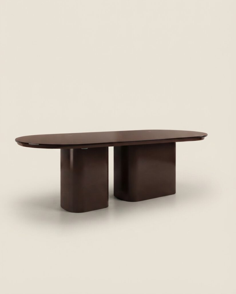 Lamma Dining Table